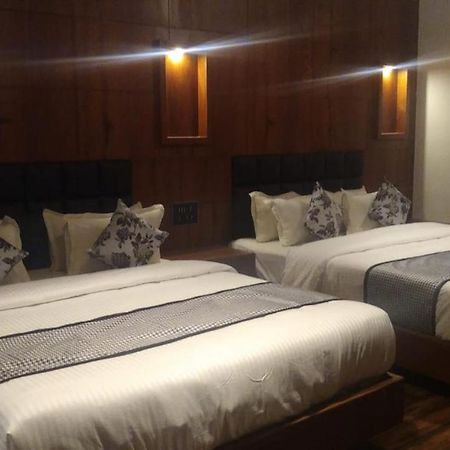Biranji Aqua Retreat Hotel จิกมากาลูร์ ภายนอก รูปภาพ