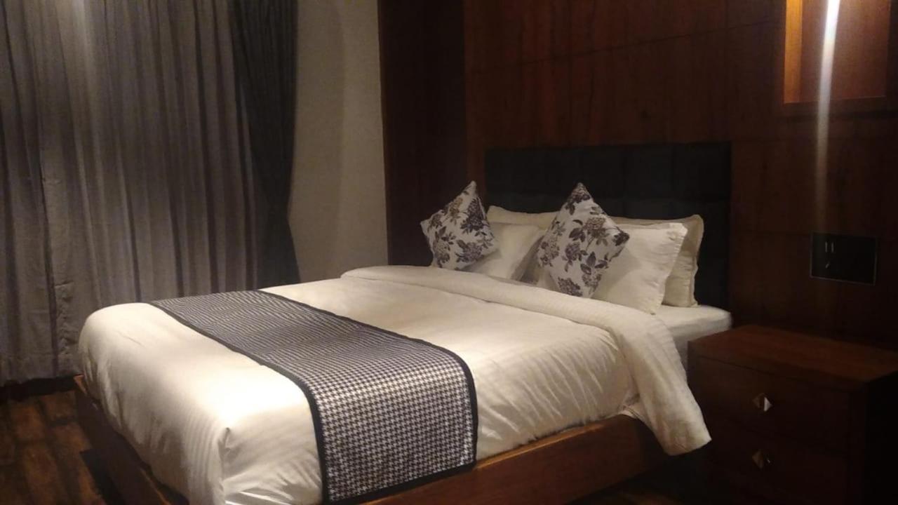 Biranji Aqua Retreat Hotel จิกมากาลูร์ ภายนอก รูปภาพ