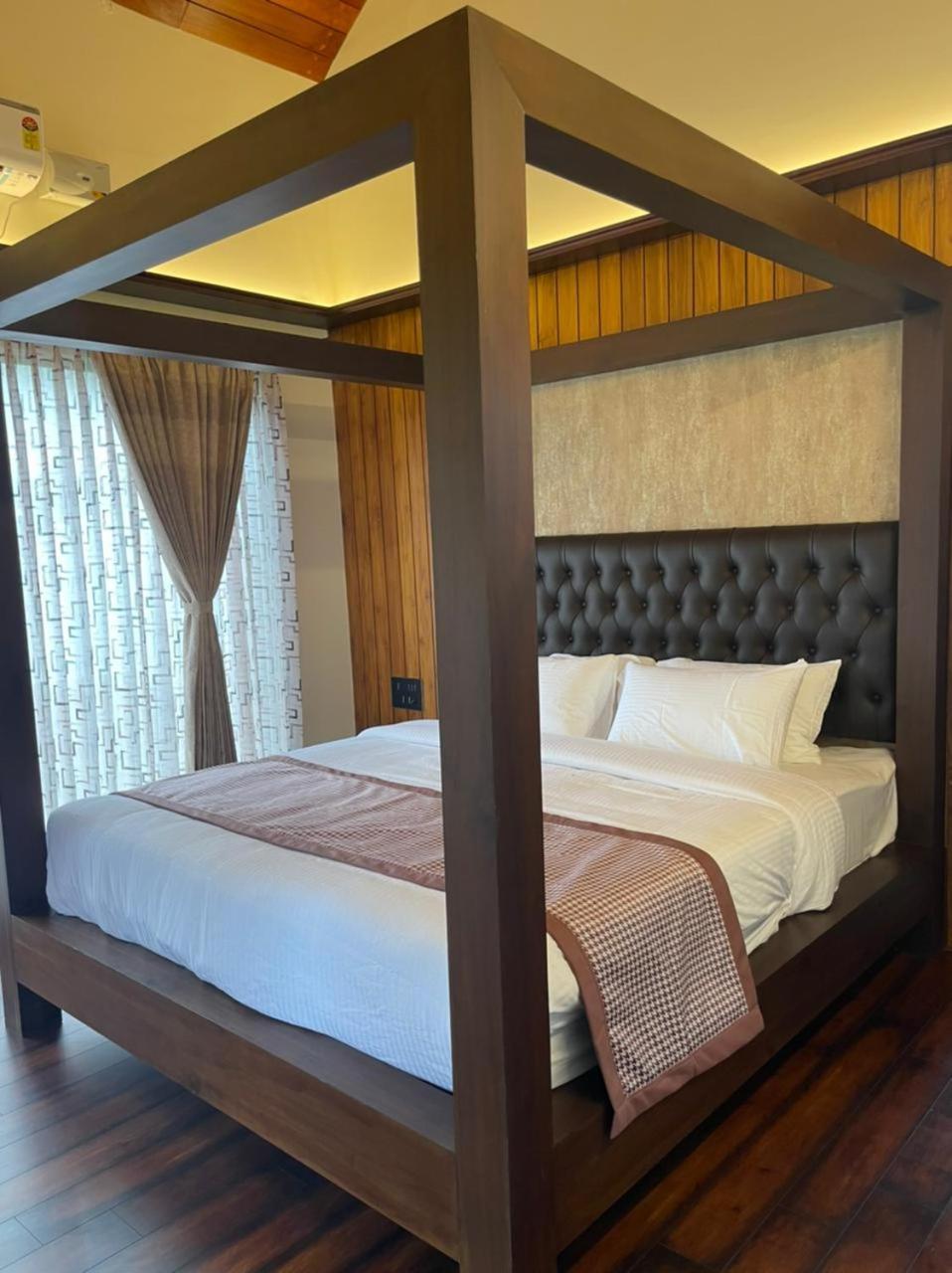 Biranji Aqua Retreat Hotel จิกมากาลูร์ ภายนอก รูปภาพ