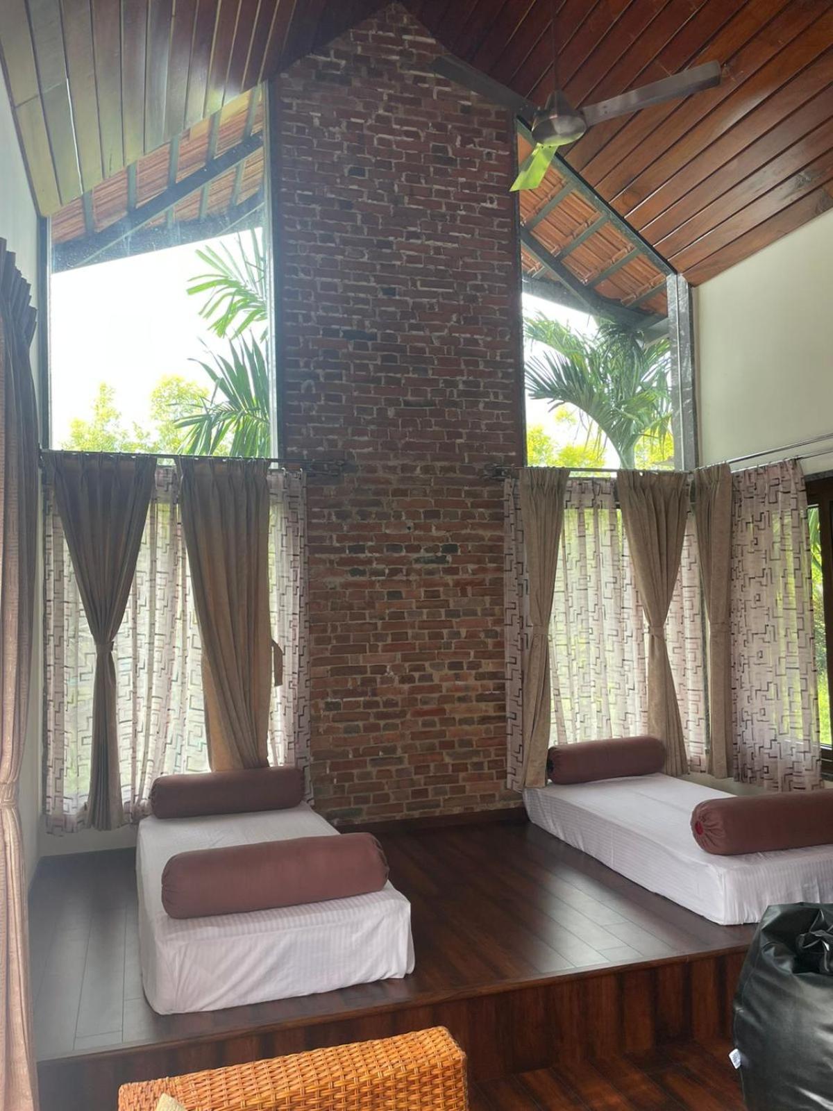 Biranji Aqua Retreat Hotel จิกมากาลูร์ ภายนอก รูปภาพ