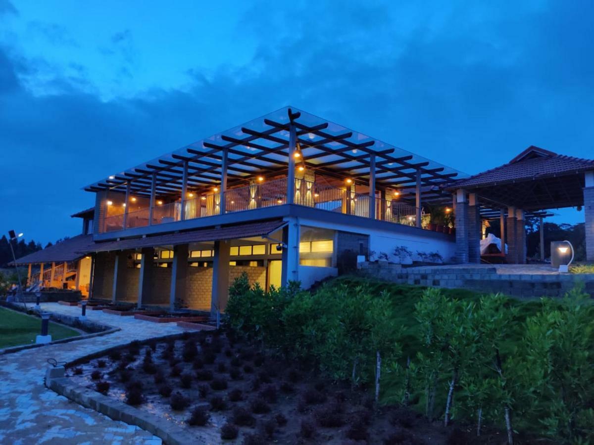 Biranji Aqua Retreat Hotel จิกมากาลูร์ ภายนอก รูปภาพ