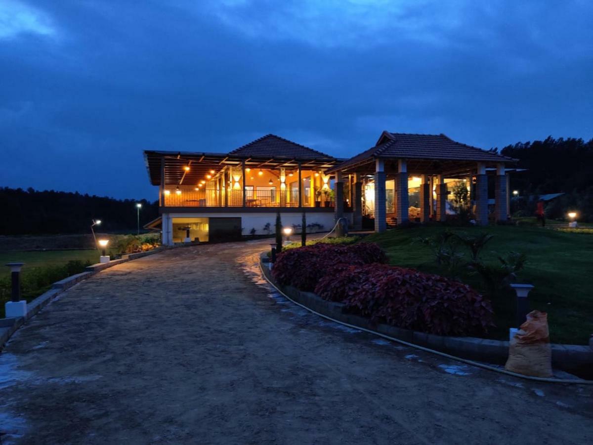 Biranji Aqua Retreat Hotel จิกมากาลูร์ ภายนอก รูปภาพ