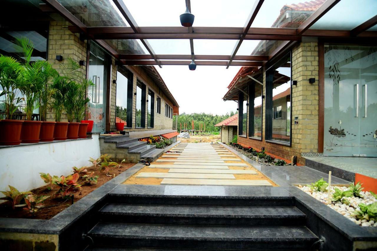 Biranji Aqua Retreat Hotel จิกมากาลูร์ ภายนอก รูปภาพ