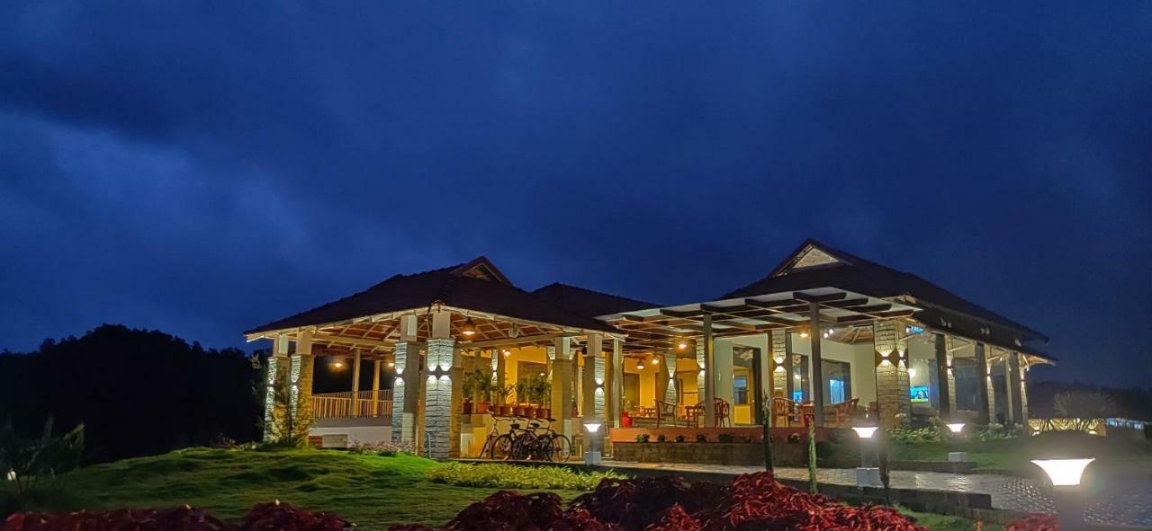 Biranji Aqua Retreat Hotel จิกมากาลูร์ ภายนอก รูปภาพ