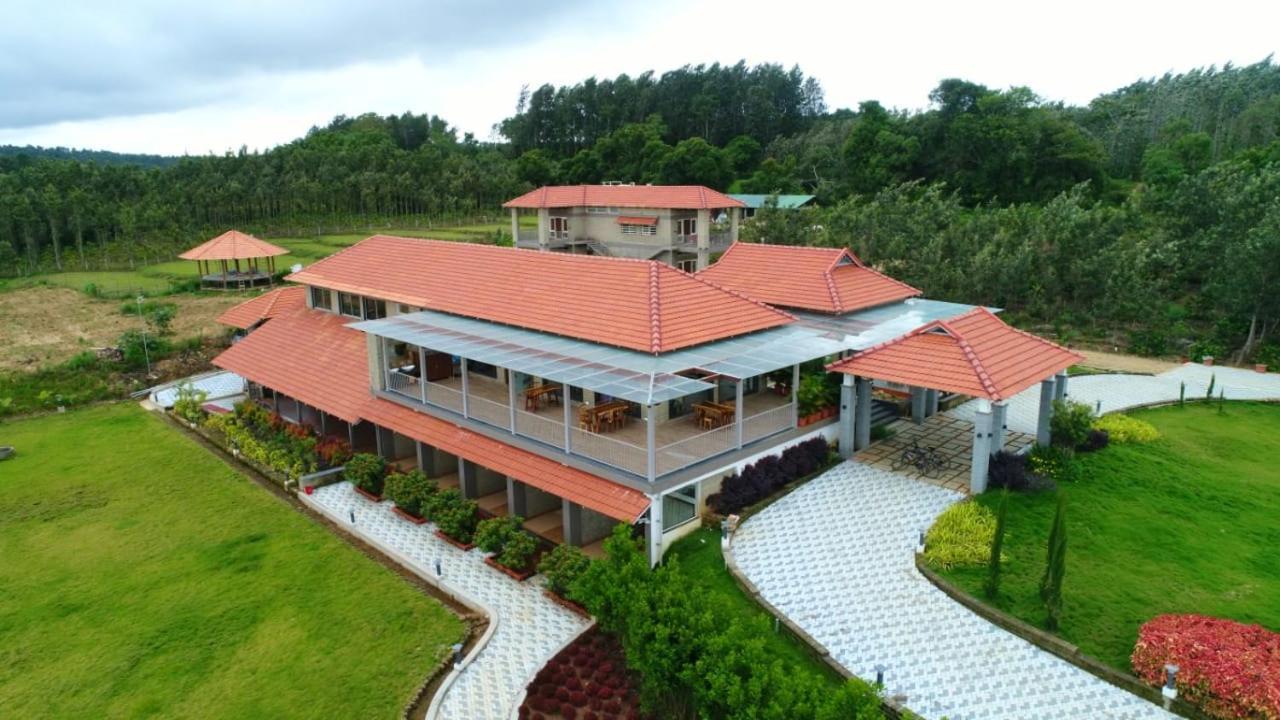 Biranji Aqua Retreat Hotel จิกมากาลูร์ ภายนอก รูปภาพ